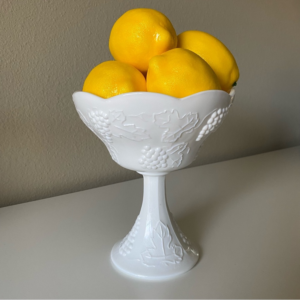 Vintage VTG White Indiana Milk Glass Harvest Grape Compote Serving Bowl Decor
